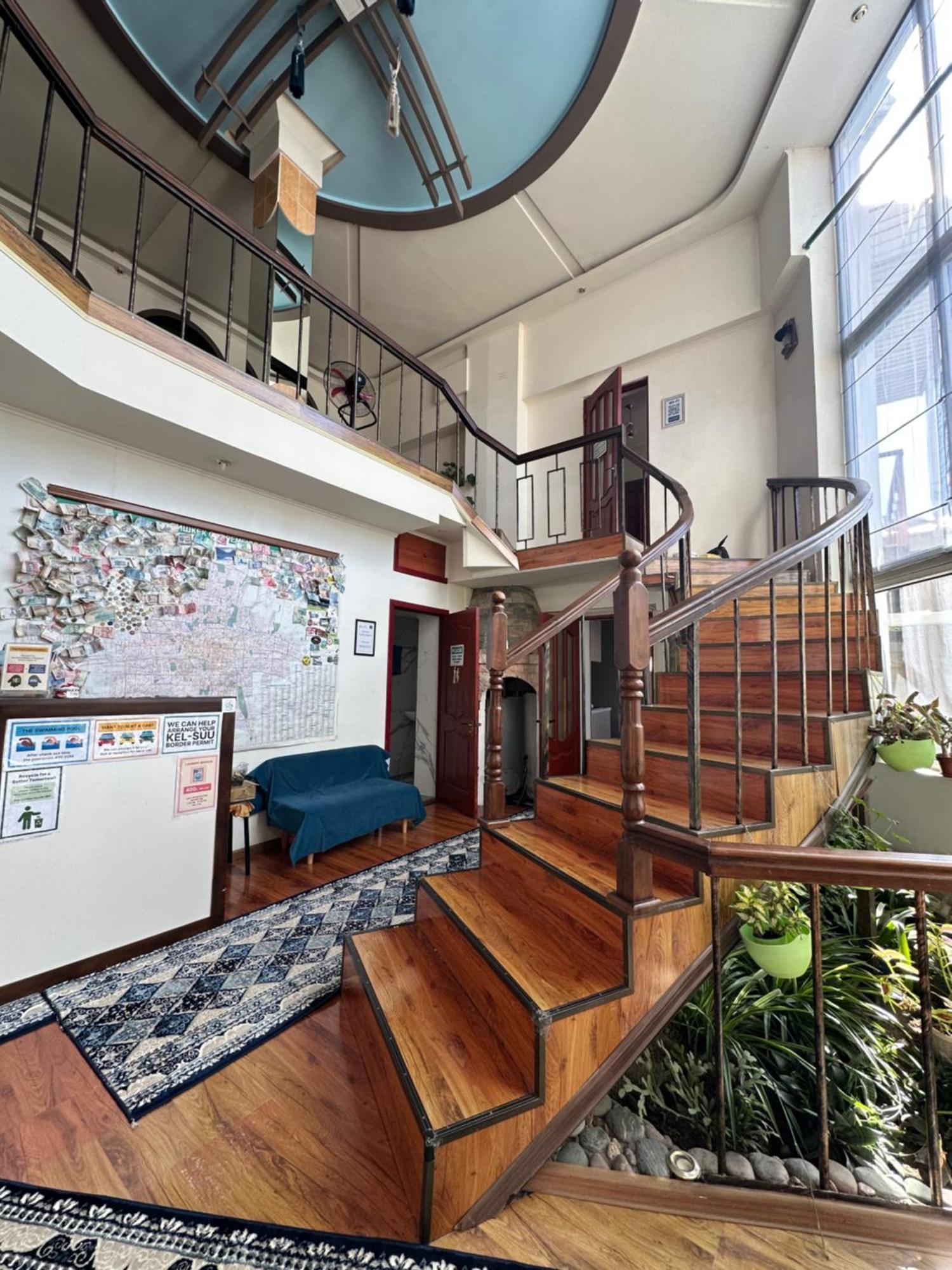 Tunduk Hostel Бишкек Екстериор снимка